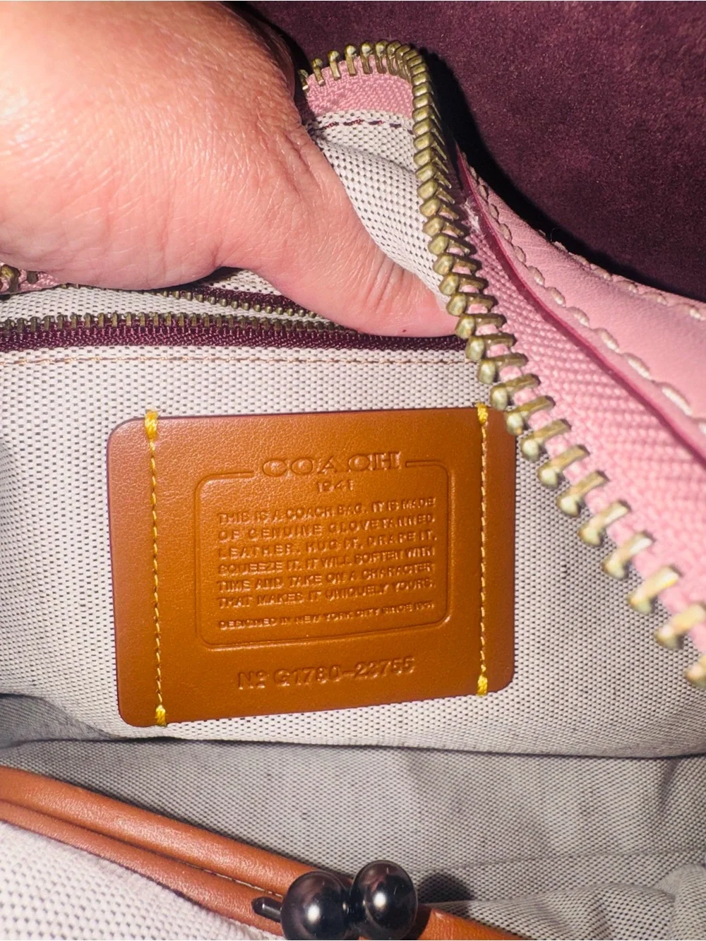 Coach rouge bag,Pink Dusty Rose heart Strap and heart FOB vintage. Rare!